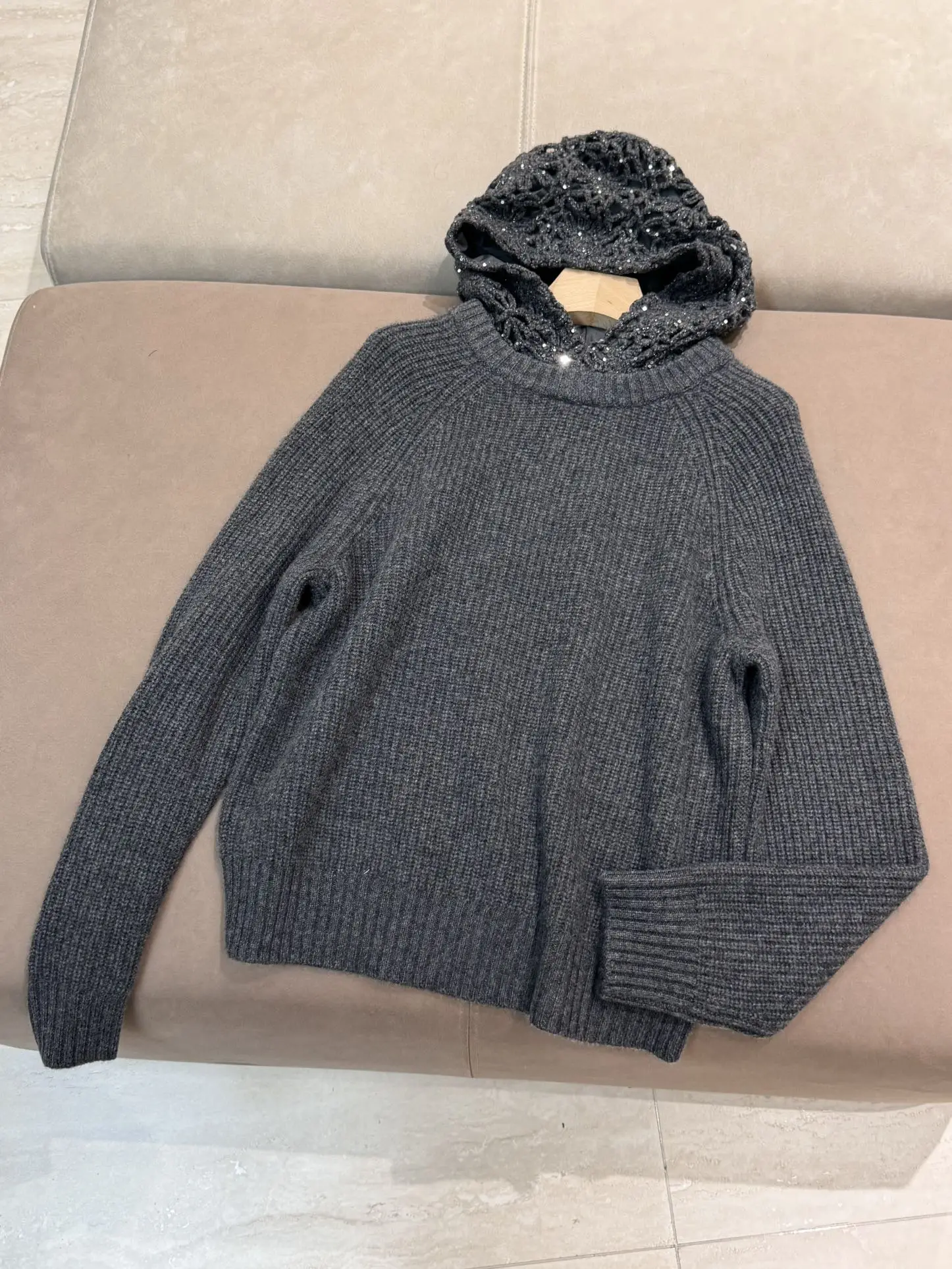 2024 Autumn And Winter New High Quality Hollow Hooded Knitted Fashion Pullover For Women