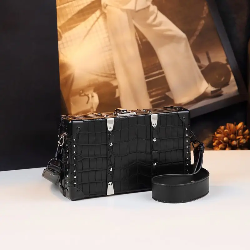 Retro-Handbox-Tasche mit genieteten Umhängetaschen für Frauen. Heißer Verkauf durchsetzen – Detail 3