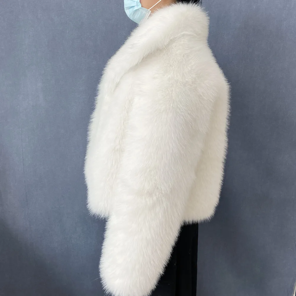 Women's Plus Size Winter Fur Coat Fox Large Lapel Loose Short Top Elegant Warmth for Cold Weather