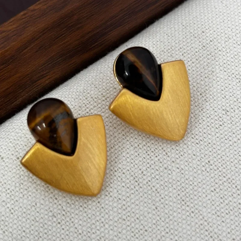 Maillard Feng Shui Drop Tiger's Eye Triangle Earrings Women's Retro Matte Brushed Metal Earrings Light Luxury Commuter