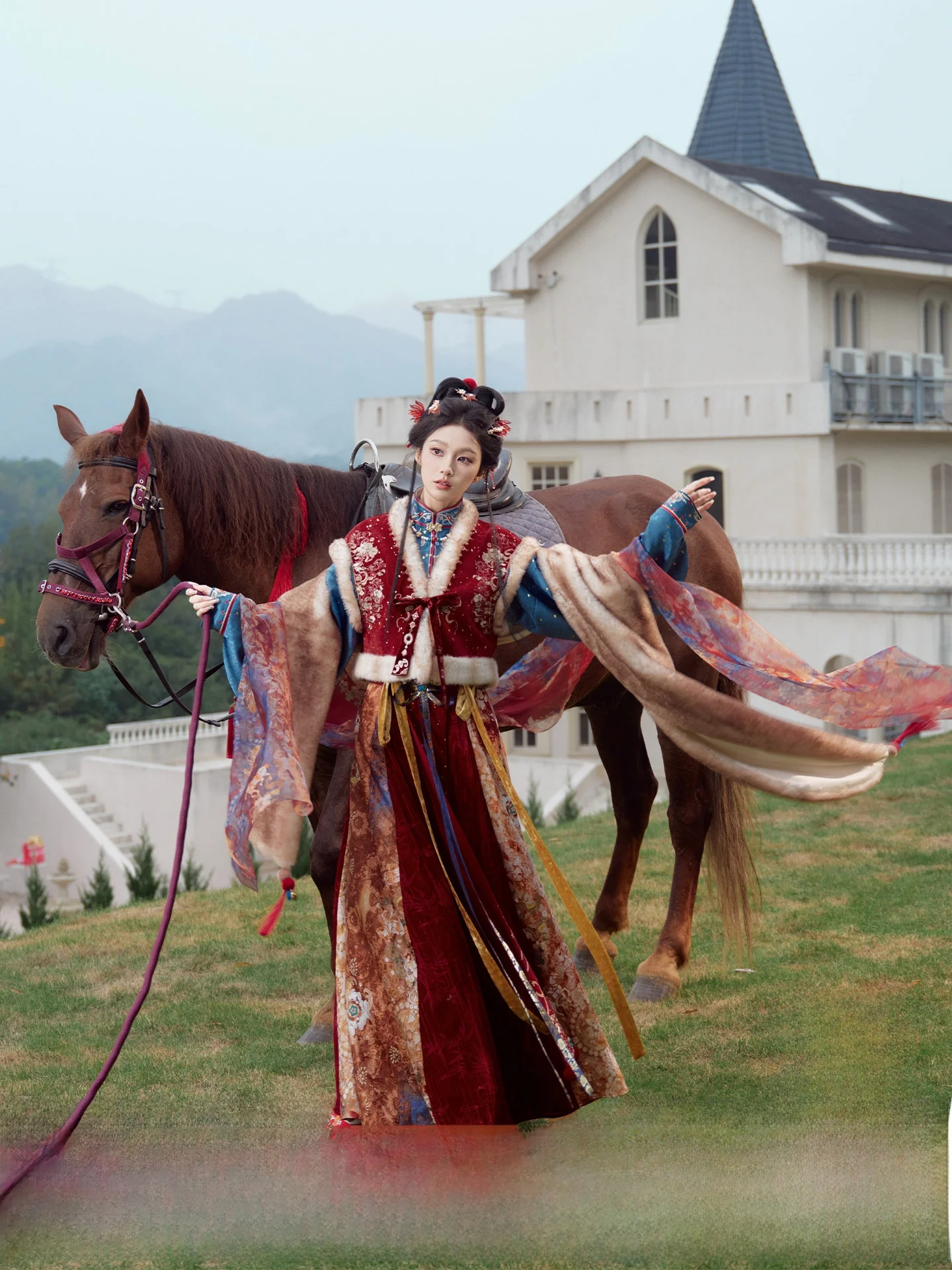 

Женский комплект Ханьфу с вышивкой: пиджак и юбка, с золотой вышивкой, воротник-стойка, на пуговицах, традиционный китайский стиль