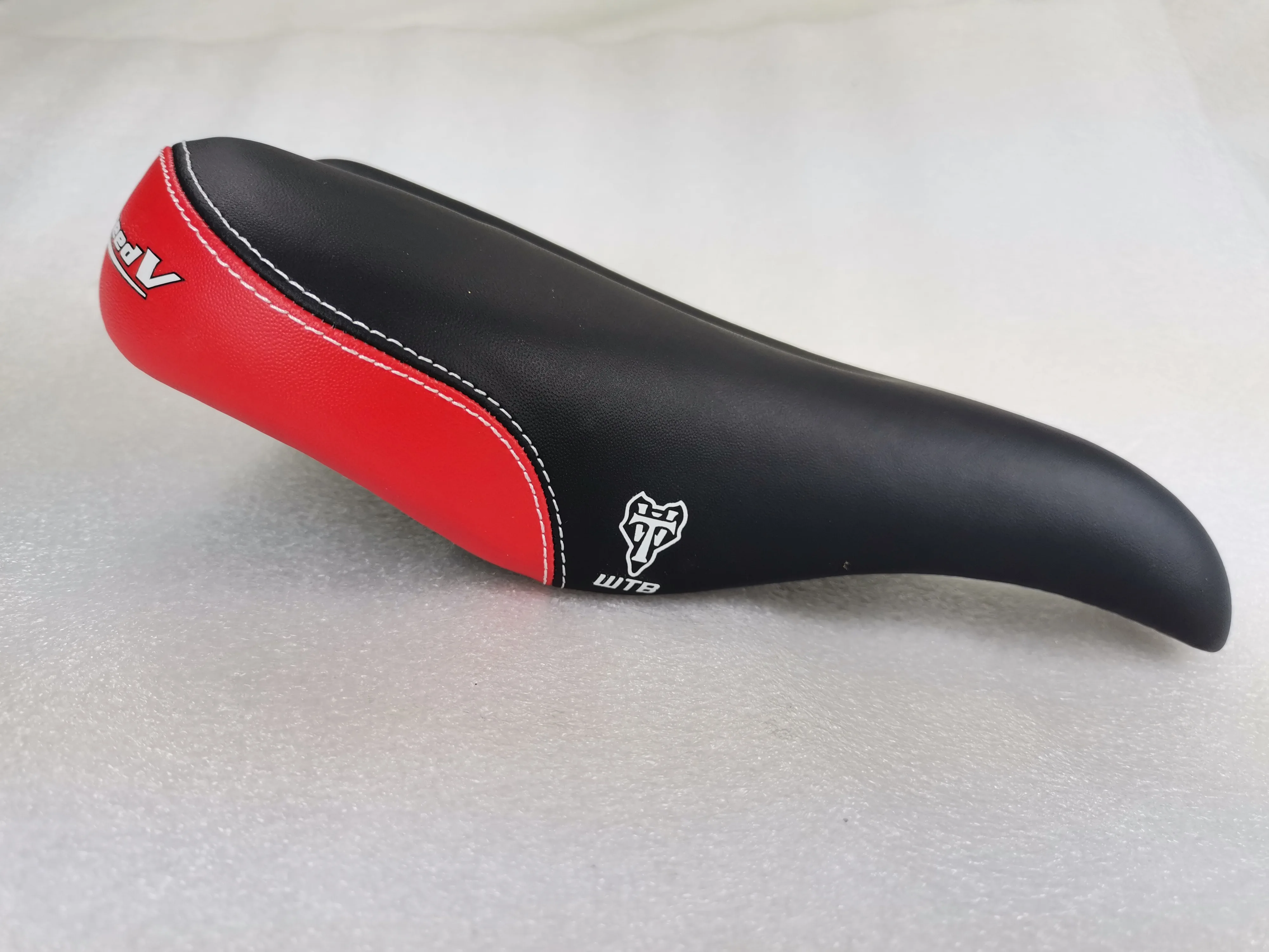 

WTB SPEED V SADDLE SEAT WIDE 160MM BLACK MTB CITY TOURING BIKE NEW OLD STOCK