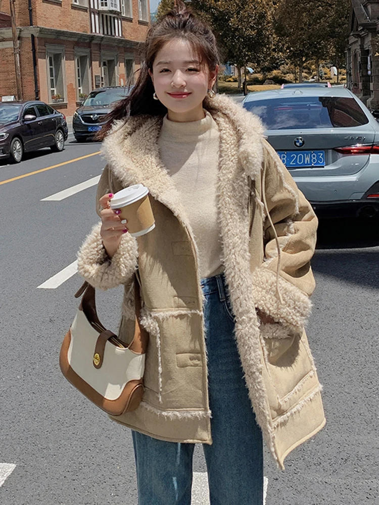 LANMREM Winter Warm Lamb Fur Jackets Women Hooded Spliced Design Pockets Coat Korean Style Female 2024 New Clothing 2VV383