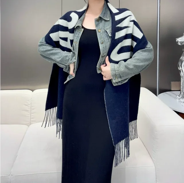 المرأة 100% وشاح من الصوف الراقية الشتاء سميكة الدافئة غطاء الرقبة الراقية المرأة المألوف شال كشمير نمط الرسالة المطبوعة