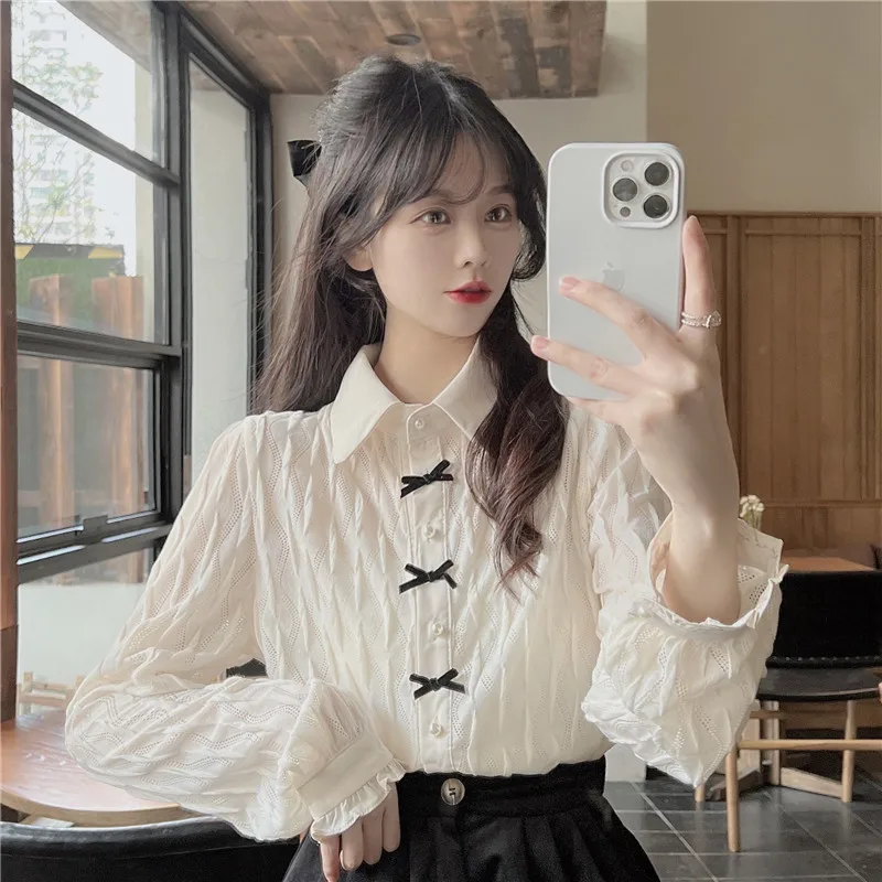 Bow tie lace shirt for women in autumn 2023 new design sense niche Korean versionsmall stature French styleunique top