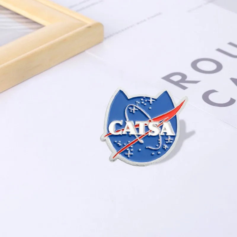 Pin personalizado de cara de gato estrellado, insignia de Animal para bolso, Pin de solapa, hebilla, joyería divertida, regalo para amigos, esmalte de Planeta de gato