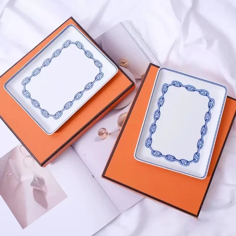 

High-End Exquisite Pig Nose Tray Tide Brand Ceramic Rectangular Plate Classic Chain Dessert Plate Decorative Accessories Plate