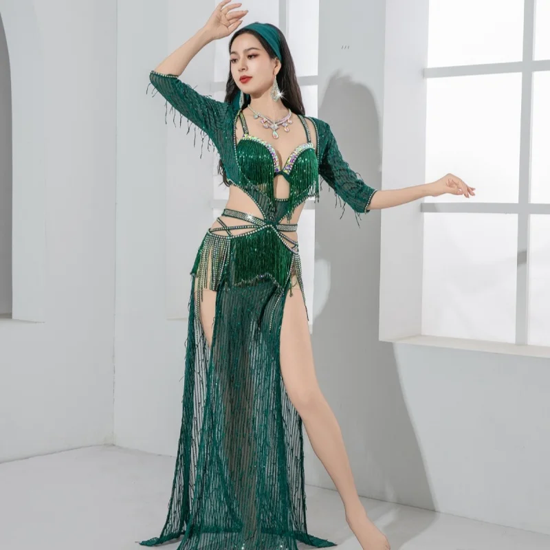 2025 Nuovo vestito da competizione di danza del ventre delle donne Set di nappe di diamanti di lusso di fascia alta Classico costume da spettacolo della squadra BALADI