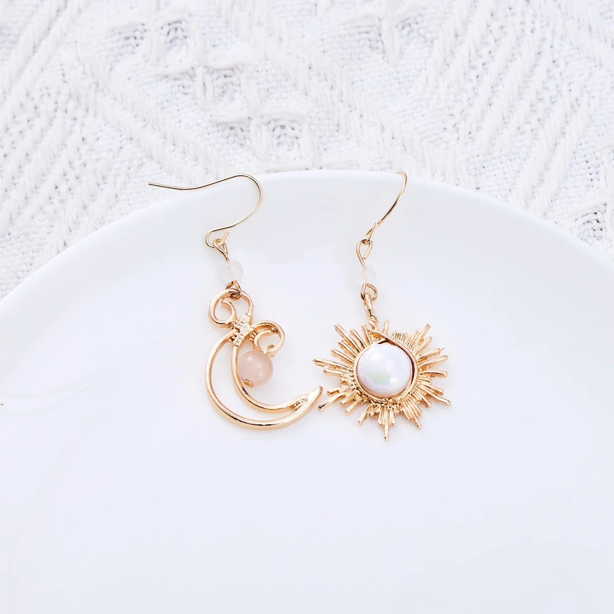 Gold Color Sun And Moon Hang Earrings for Women Vintage Hollow Out Pendants Stones Charm Female Jewelry Earrings Accessories