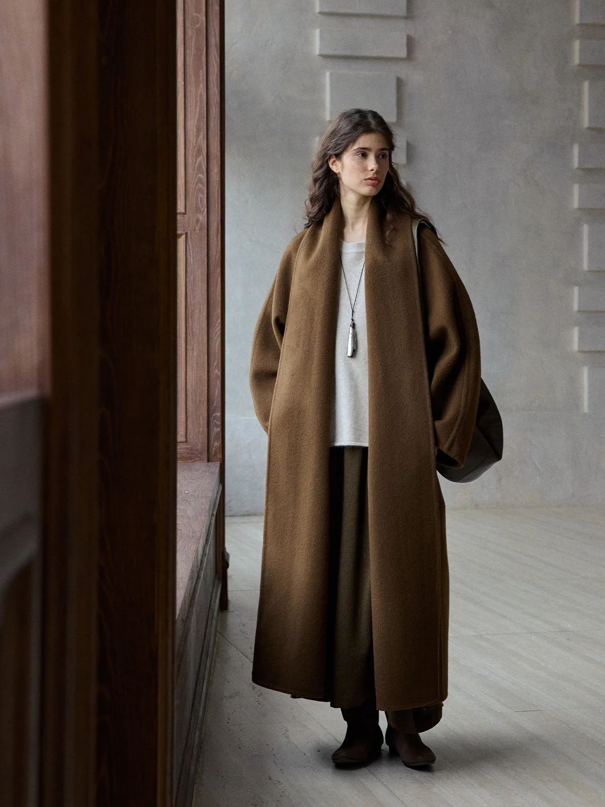 2025 female new winter High-quality handmade natural all-wool camel plush robe with double-faced loose wool coat