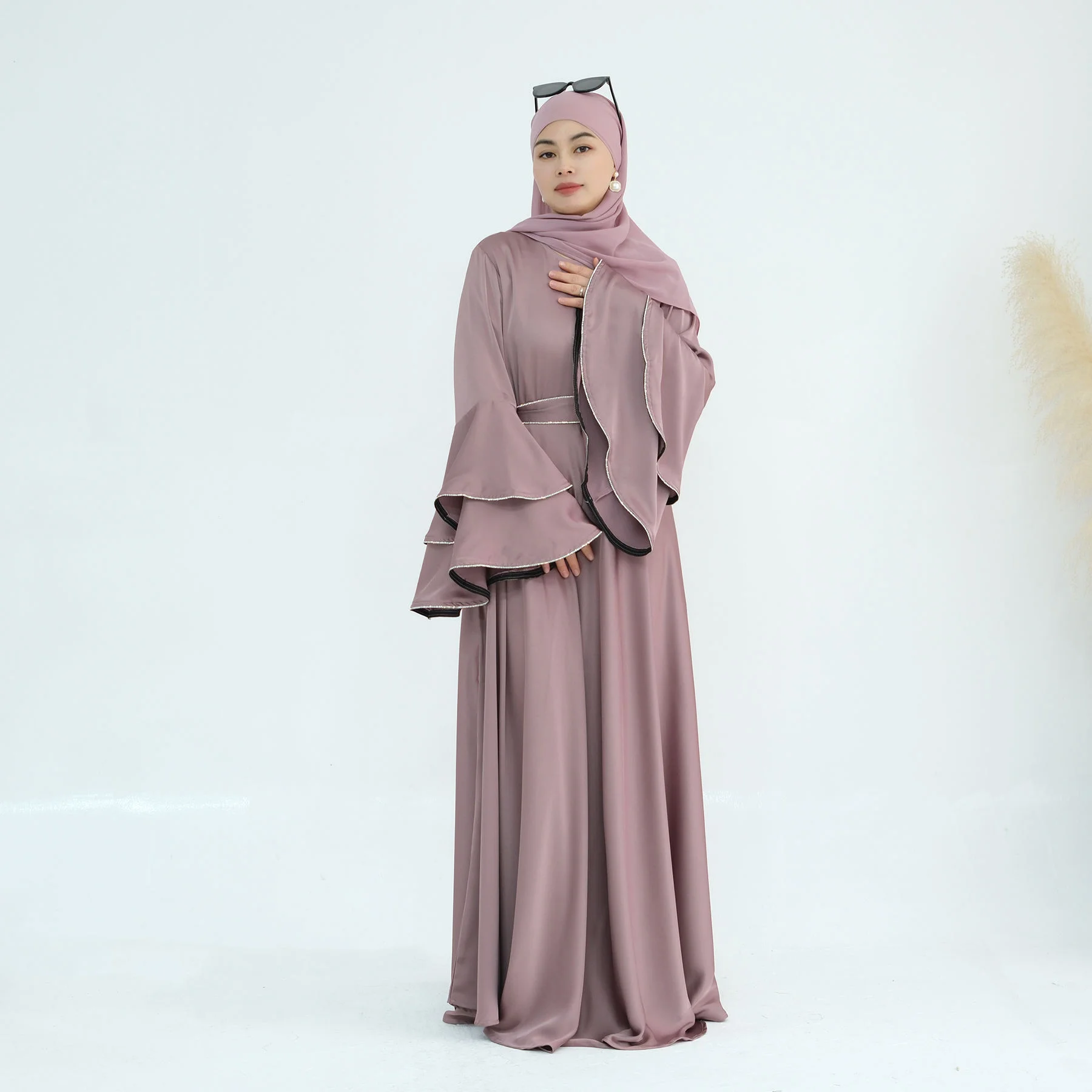 

Ramadan Diamonds Satin Abayas for Women Muslim Dress Eid Kebaya Caftan Marocain Femme Robe Flare Sleeve Jalabiya Kaftan Abbayas