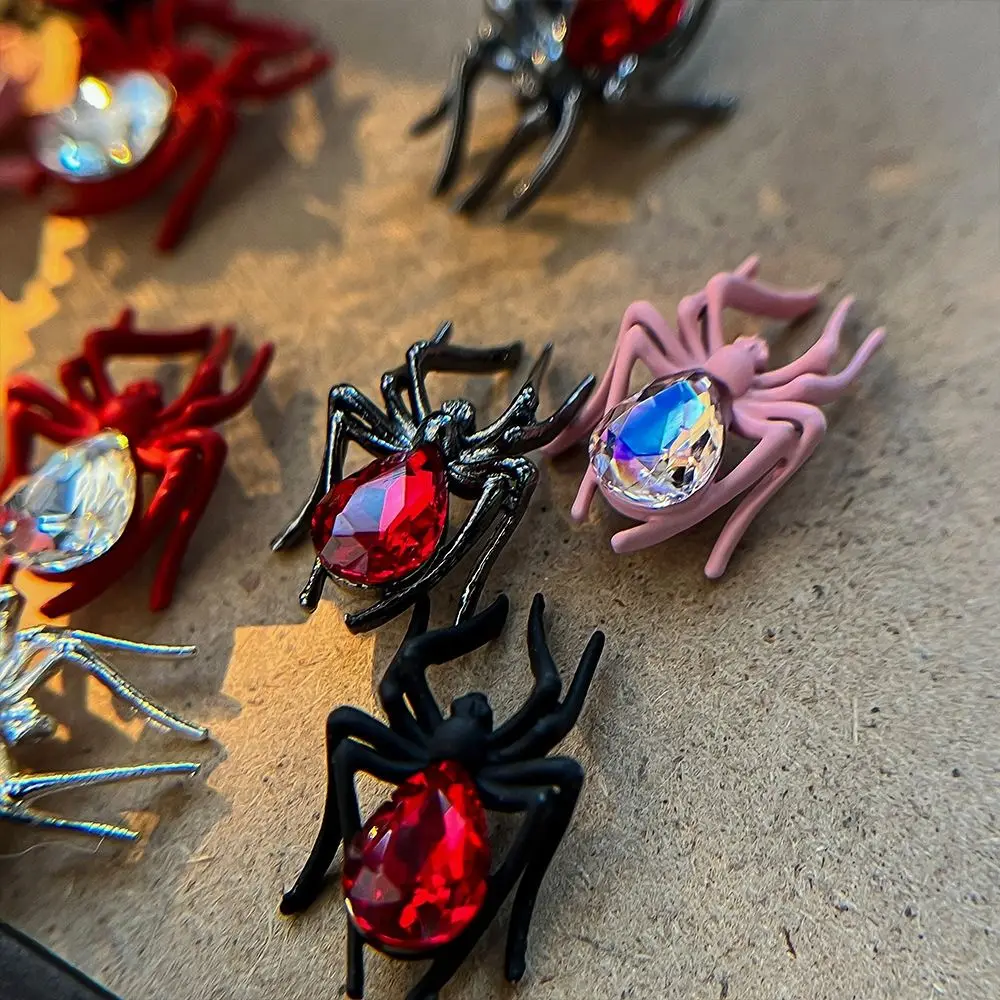 5 ชิ้น 3D Spider เล็บ Art Rhinestones หรูหราที่มีสีสันแมงมุมตกแต่ง Dark Retro Sparkle คริสตัล Spider เครื่องประดับเล็บ