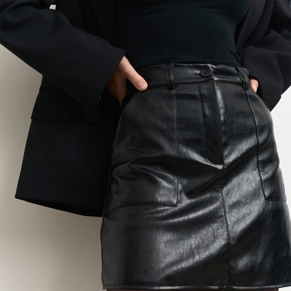 Retro Solid Color 2026 Autumn and Winter New Sexy Club Short High Waist and Thin Pocket A-shaped Skirt Women's Leather Skirt