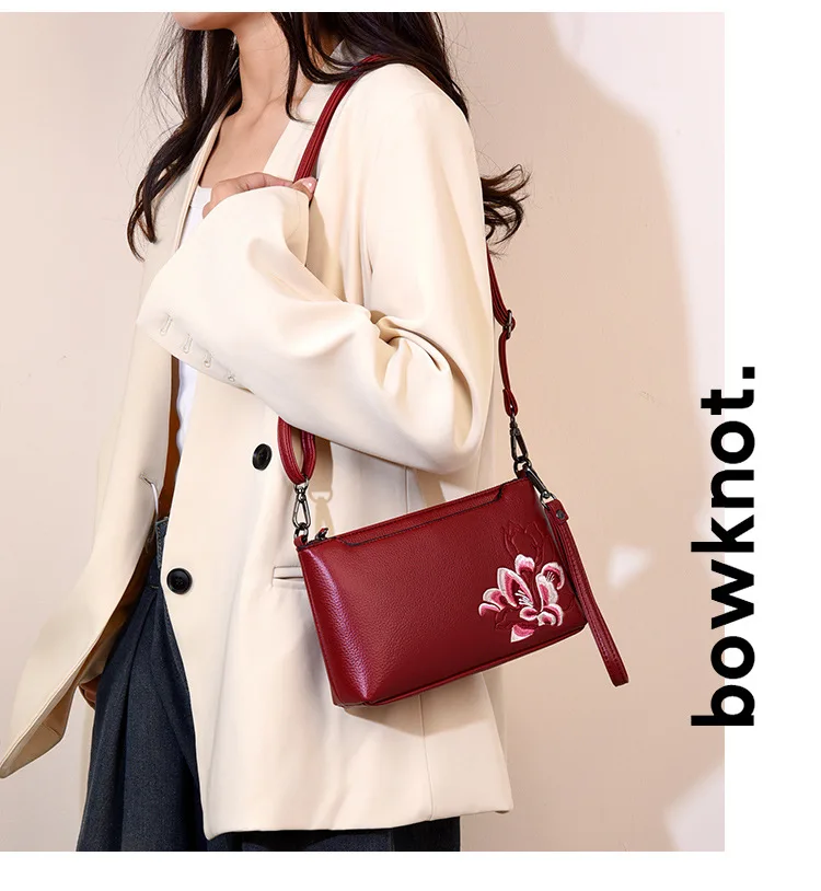 Bolso de hombro de mano con bordado de flores de estilo nacional chino para almacenamiento de teléfono móvil madre con brazo cruzado para mujer