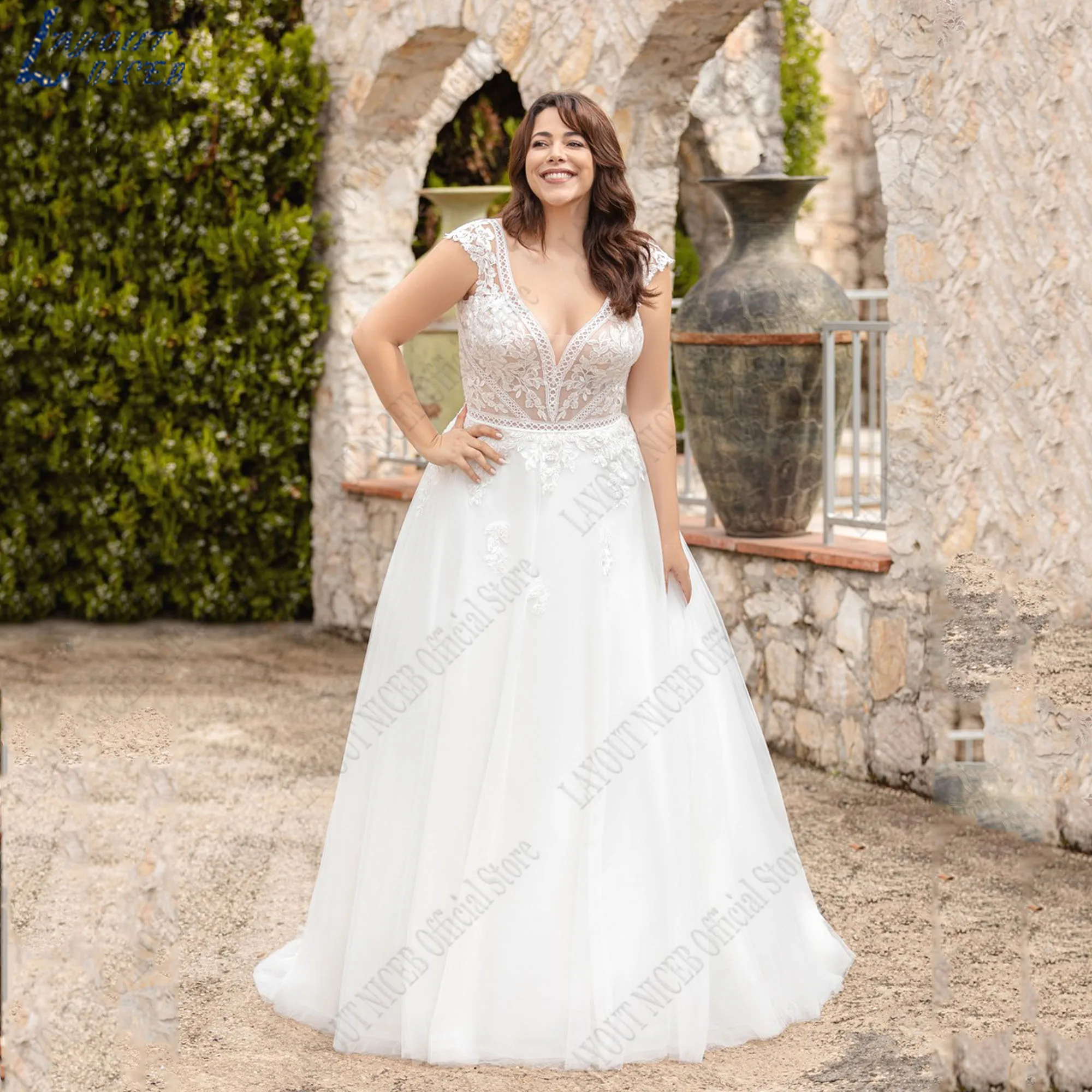 LAYOUT NICEB Oversize Sem Mangas Vestidos De Casamento V-Neck Backless Apliques Vestidos De Noiva A-Line Tulle Oversize Vestidos de Noiva Sem Mangas V-Neck Backless Appliques Vestidos De Noiva A Linha Tulle vestidos no