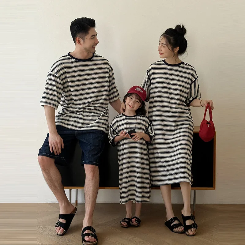 

Family Matching Couple Look Clothing Fashion Mom Daughter Loose Dresses Dad Son T Shirts Shorts Outfits Sister Brother Clothing