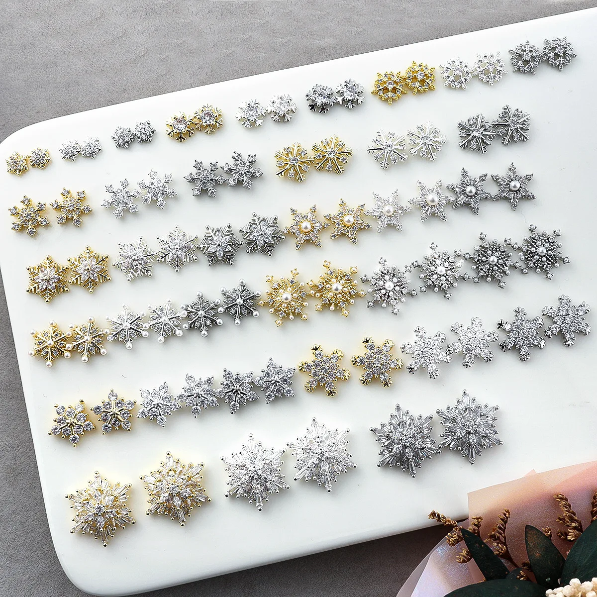 2 pçs espumante zircão natal floco de neve encantos da arte do prego lindo luxo prata strass decorações manicure acessórios