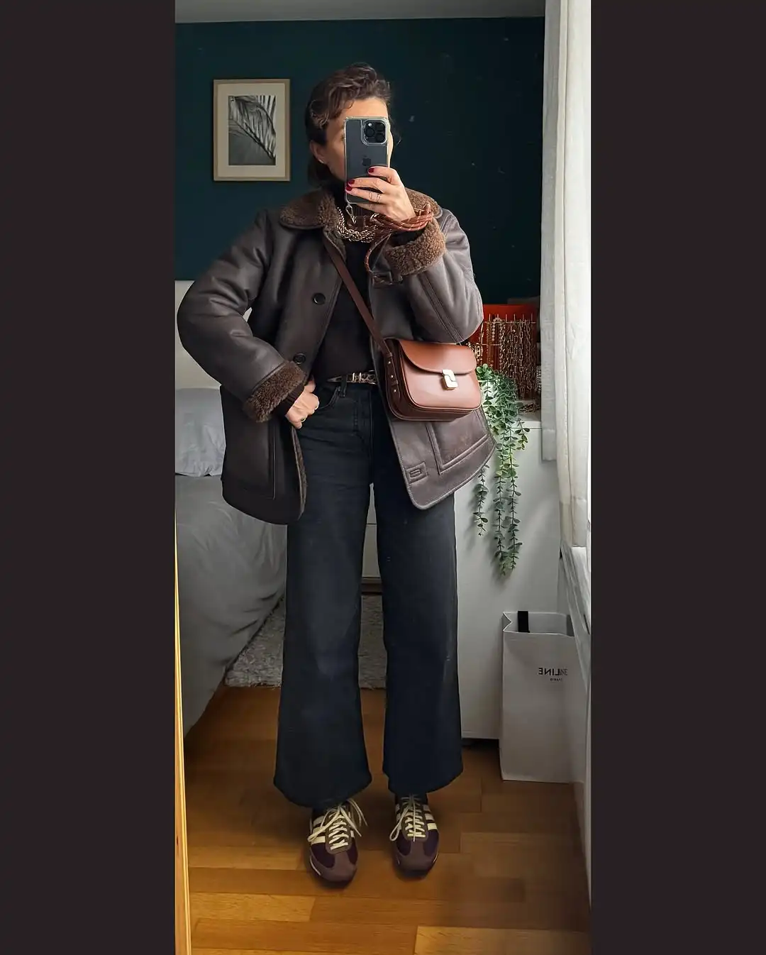 女性ファッションラムウール襟レザーコートカジュアルラペルフルスリーブシングルブレストショートジャケットレディース冬ストリートアウター