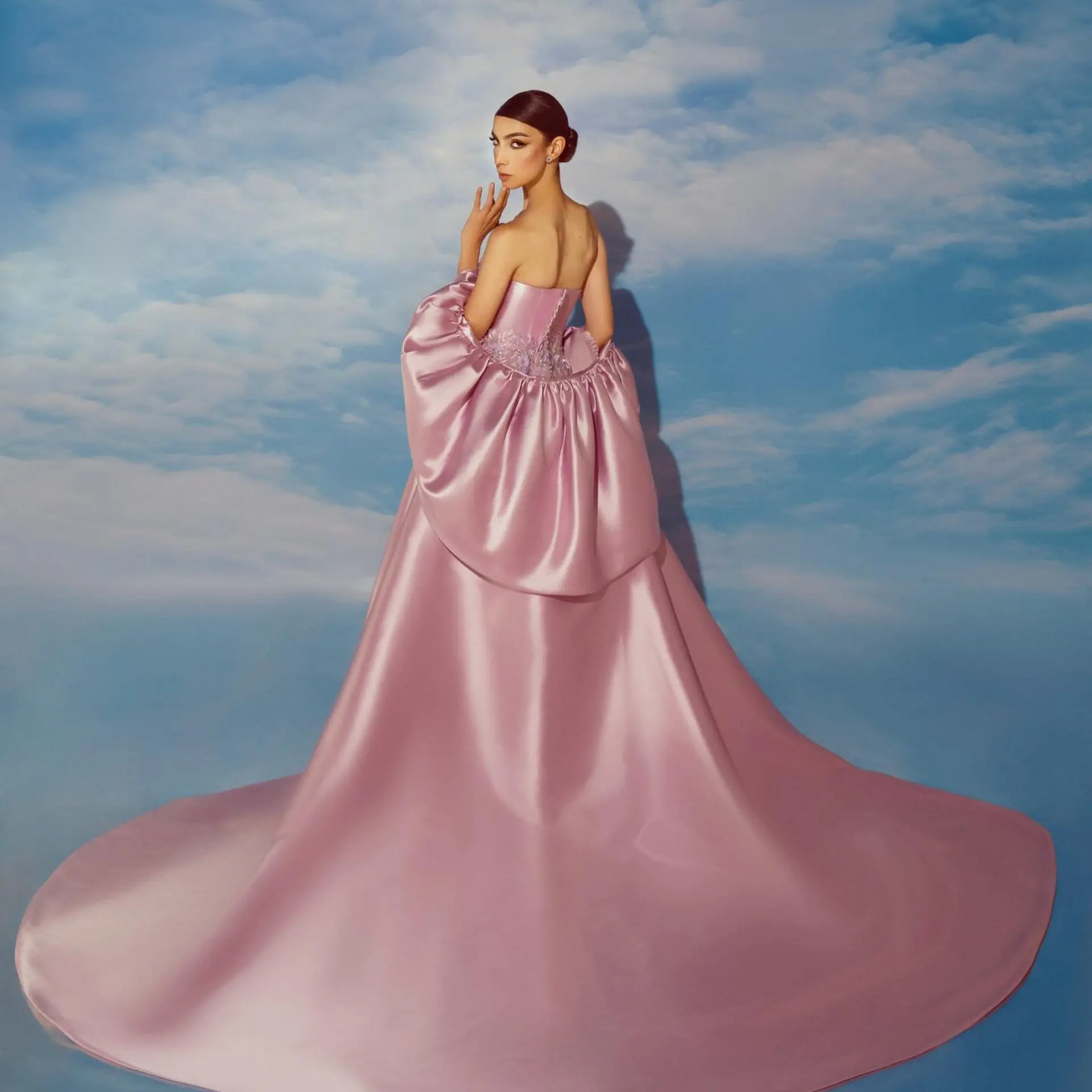 

Elegant Pink Satin Cape Shawl 2025 Wedding Red Carpet Trend, Boho Chic Luxury Evening Wear, Ultra‑Gloss Party Bridal Accessory