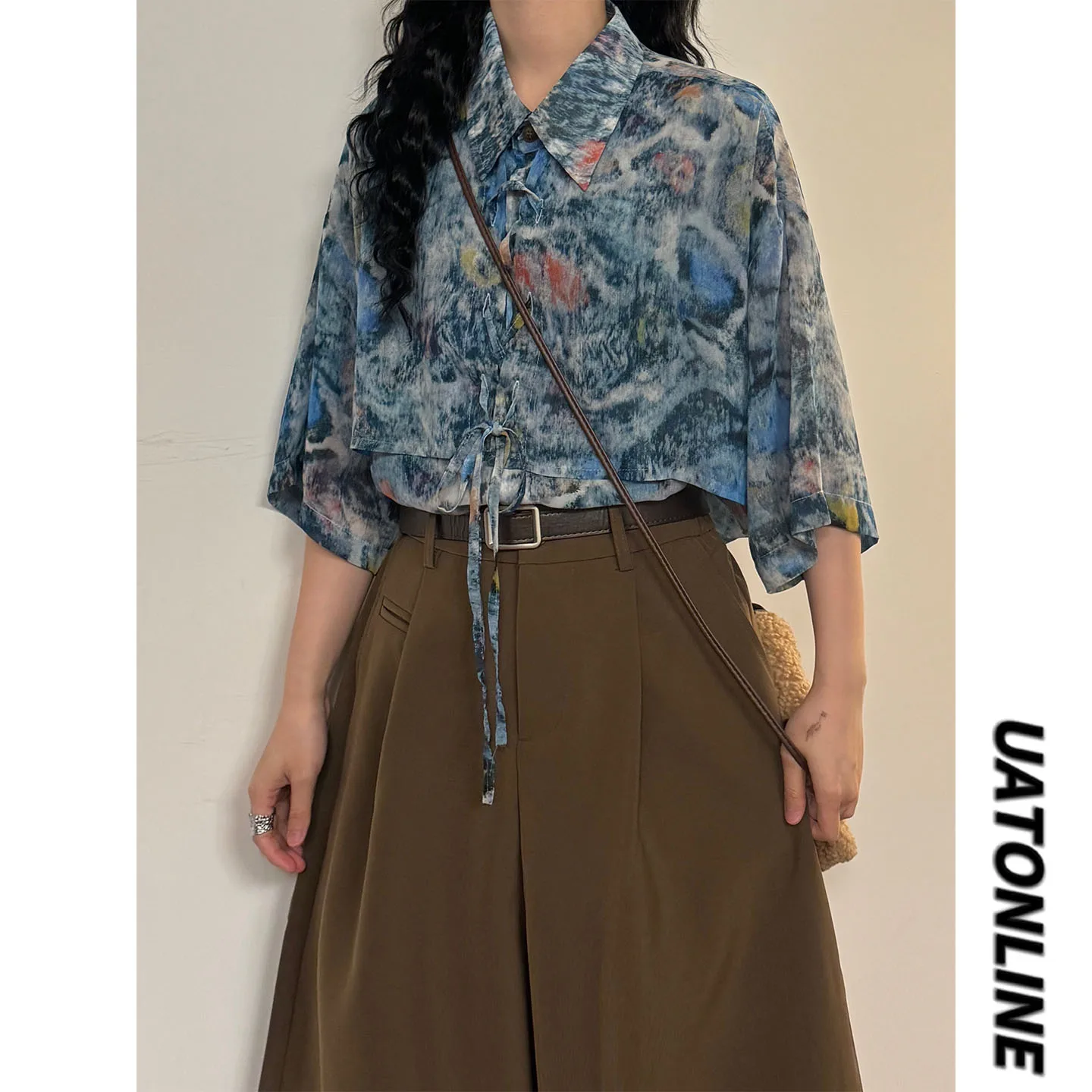 

UATONLINE2026 Летняя женская рубашка с коротким рукавом в стиле американского граффити, с абстрактным принтом, в уличном стиле, свободного кроя