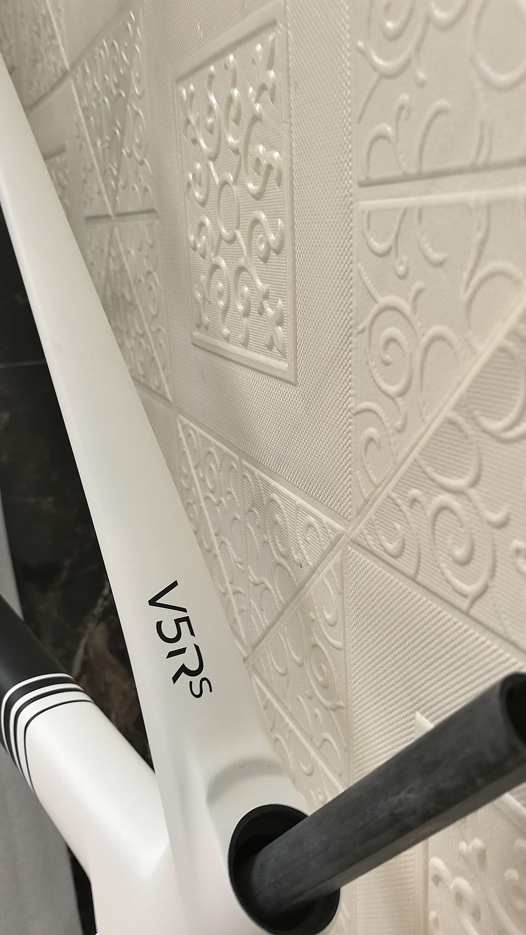 

2025 style disc full carbon bike frameset V5RS bike carbon frameset white black cycling frame bsa+handlebar+fork 485-530mm