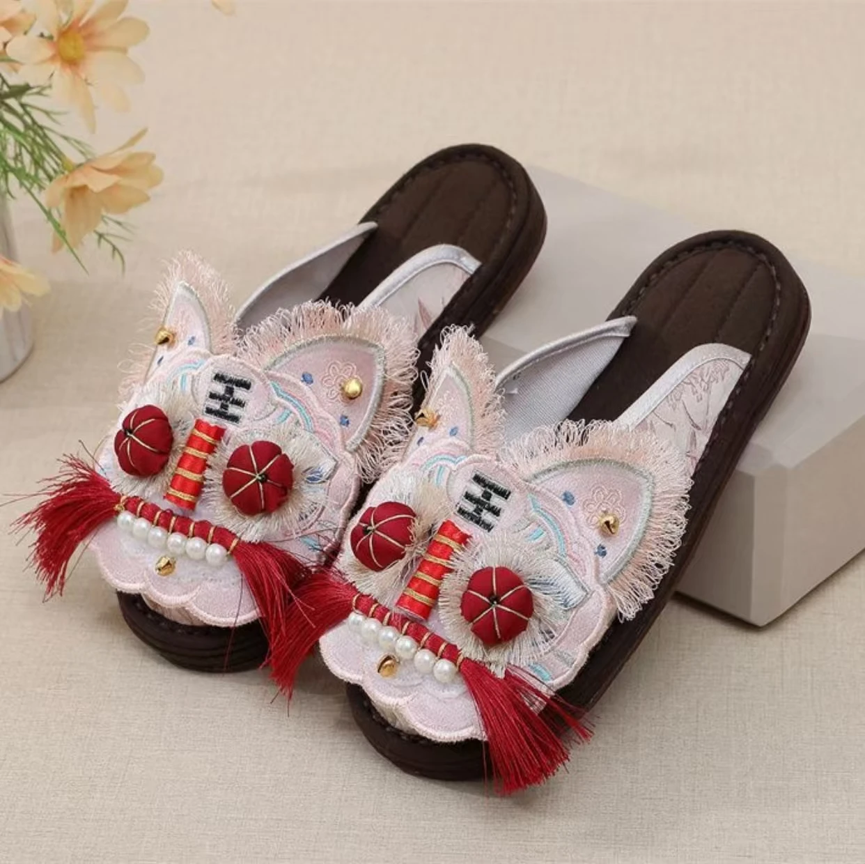 شباشب تقليدية صينية مصنوعة يدو - مراجعة Ethnic Fabric وسعره