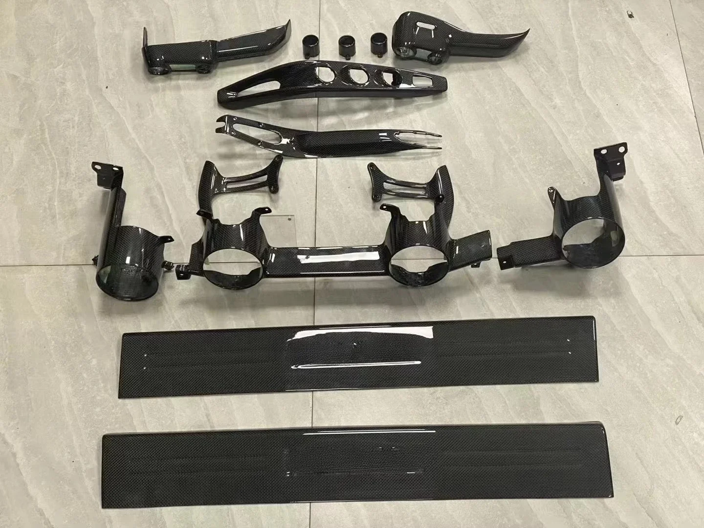 OEM Dry Carbon Front Lip Rear Diffuser car Hood Trims Side Skirts body kits For  812 Superfast