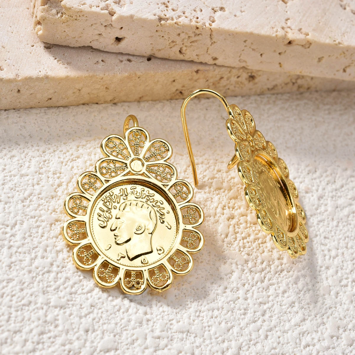 Coin Medallion Drop Stud Earri - огляд і ціна Vintage Collectible Coins