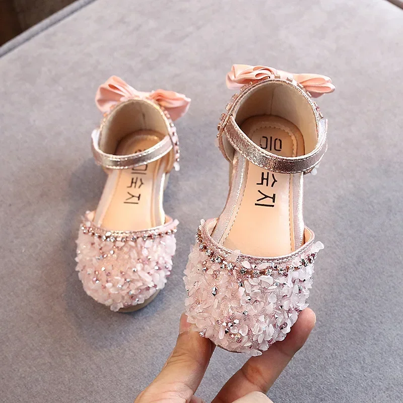 

2024 Crystal Bow Single Shoes Summer Girls Fashion Princess Soft Shoes Children Pu Leather Flat Baby Rhinestone Sandals A986