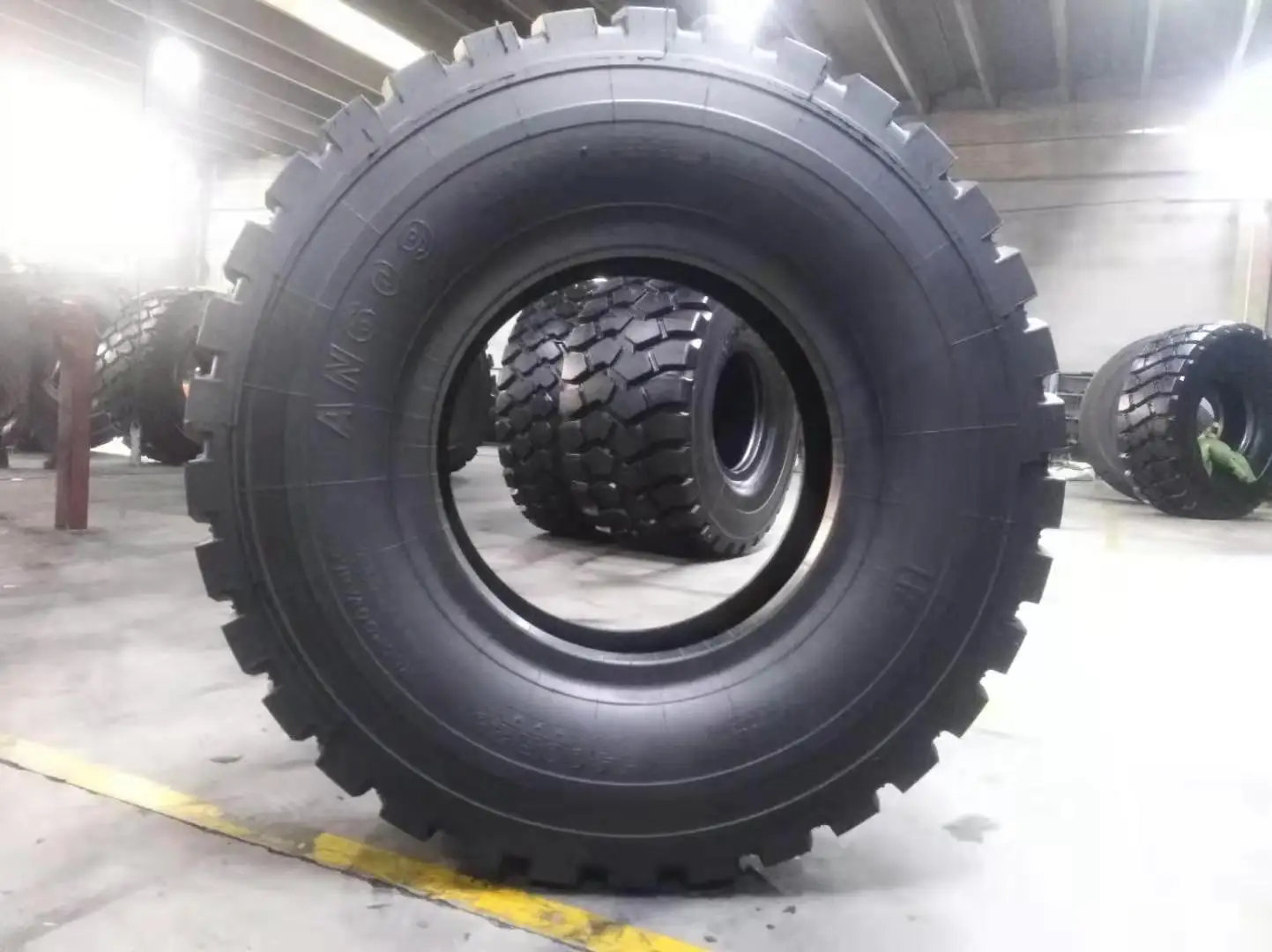 Radial Tyre Hilo Mining Truck Tire AN609 OTR 14.00R25 Truck Tyre 14.00R25