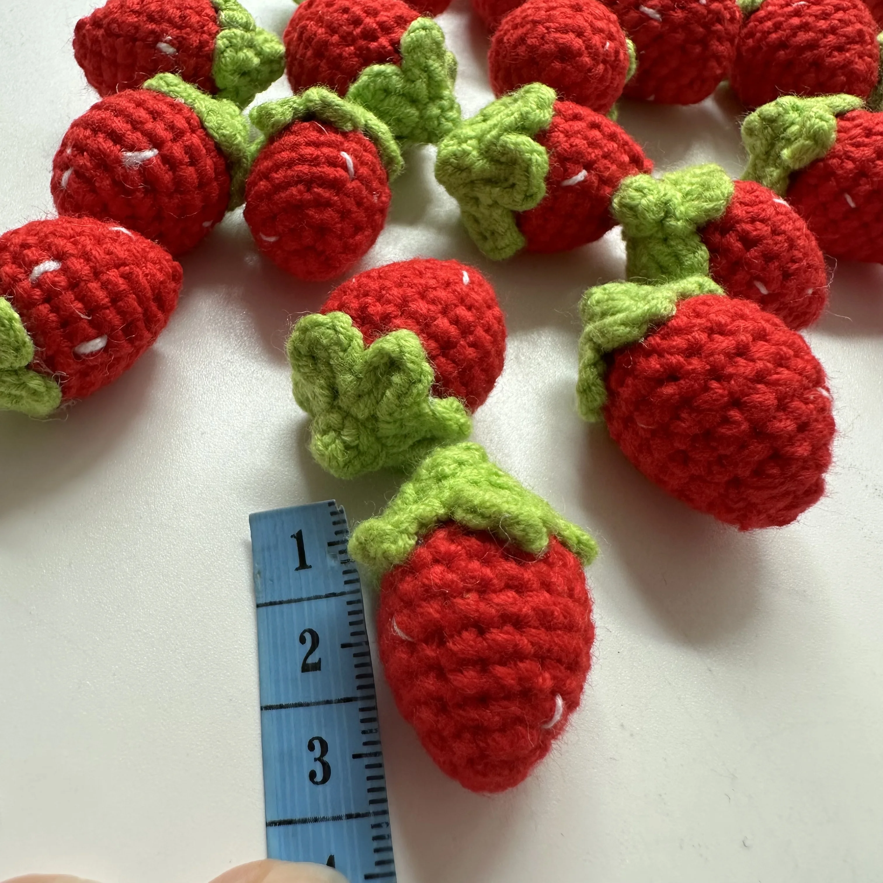 Handmade Wool Crochted Strawberry Pendant Woven Fruit Pendant Keychain Keyring Creative Car Bag Decoration  Jewelry Gift