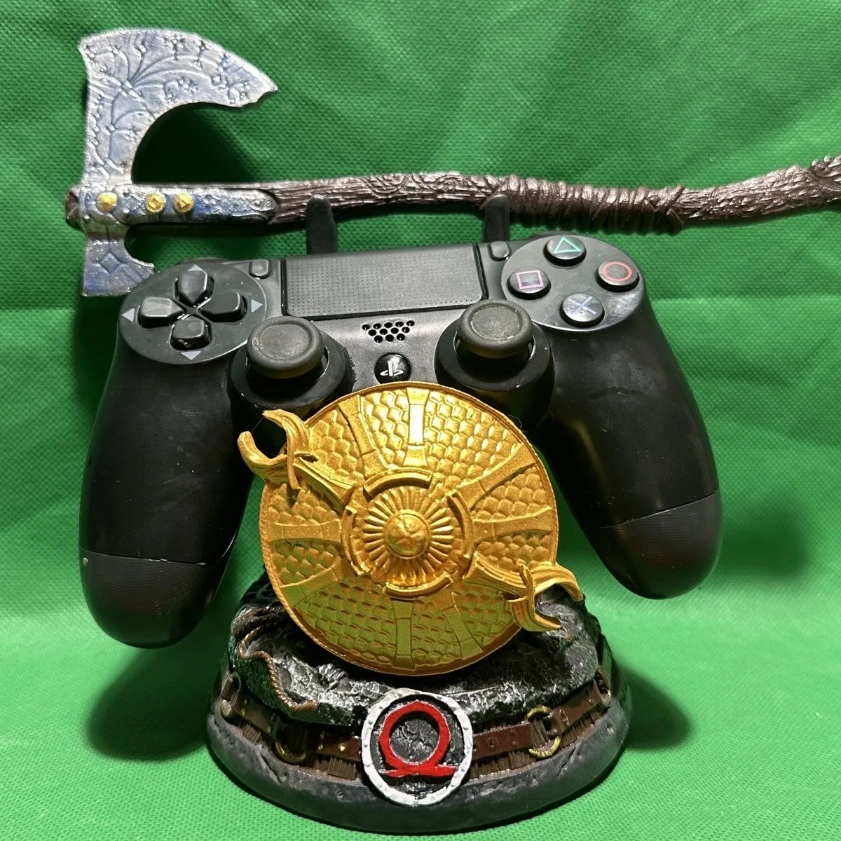 New God of War Game For PS5/Xbox/PS4 Controller Creative Stand Unique Gamepad Holder Desktop Decoration Gaming Accessories view 4