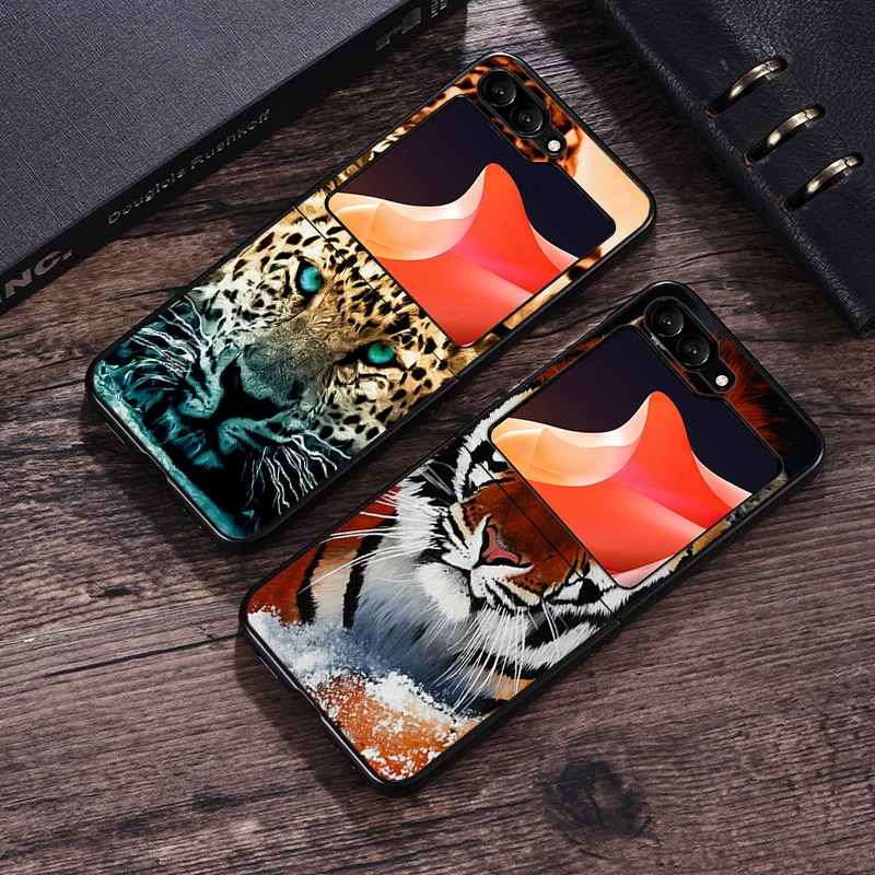 Matte Phone Case For Samsung Galaxy Z Flip6 5G Flip5 Flip4 Flip3 ZFlip 6 3 4 5 Tiger Leopard Print Hard Black Cover