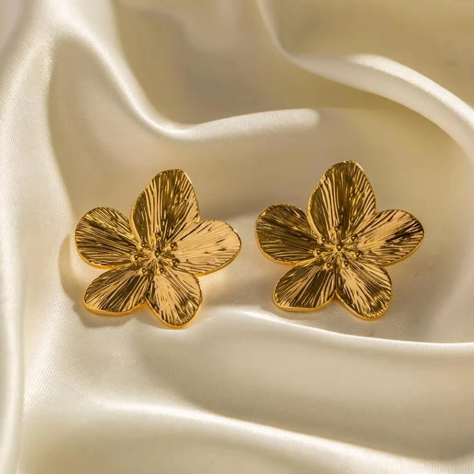 FTCY Women\'s Vintage Flower Stud Earrings Hypoallergenic 18k Gold Plated Zinc alloy Earrings For Women Party Jewelry Gift