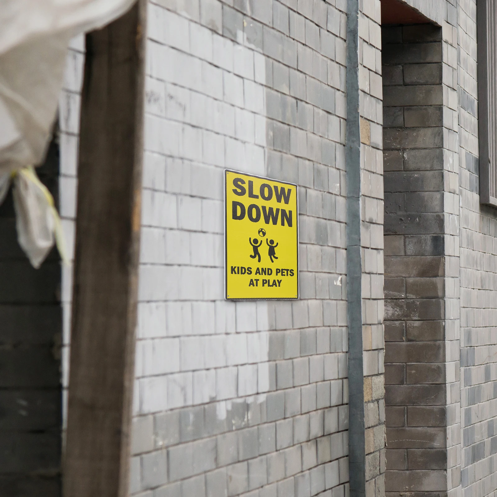 

Safety Signs Iron Street Road Signs for Traffic Caution Children Playing Slow Down Weather Resistant Promotes Road