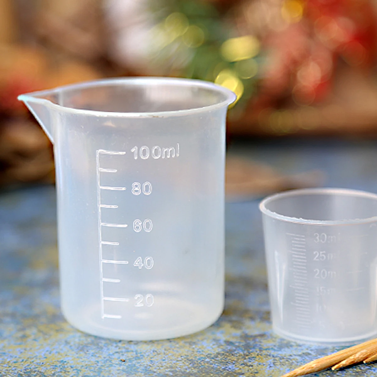 

20 pcs Plastic Measuring Cup Beaker Graduated Liquid Container Heat Resistant Acid Alkali Proof Baking Use Wide