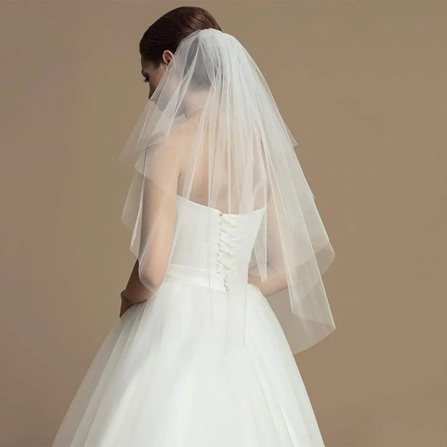 Voile de Mariage Blanc Ivoire à 2 Niveaux en Tulle Court pour les Patients du Bout des Doigts, avec Peigne et Bord Découpé