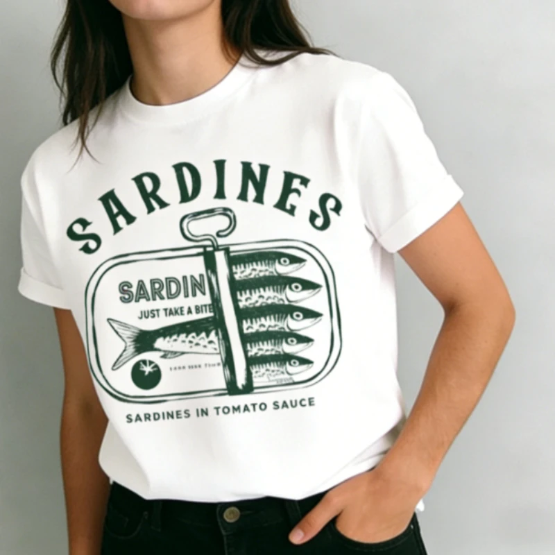 Camiseta con estampado de sardines en salsa de tomate para mujer, Top de moda de mariscos, camiseta gráfica con patrón bonito, camiseta informal de manga corta de algodón