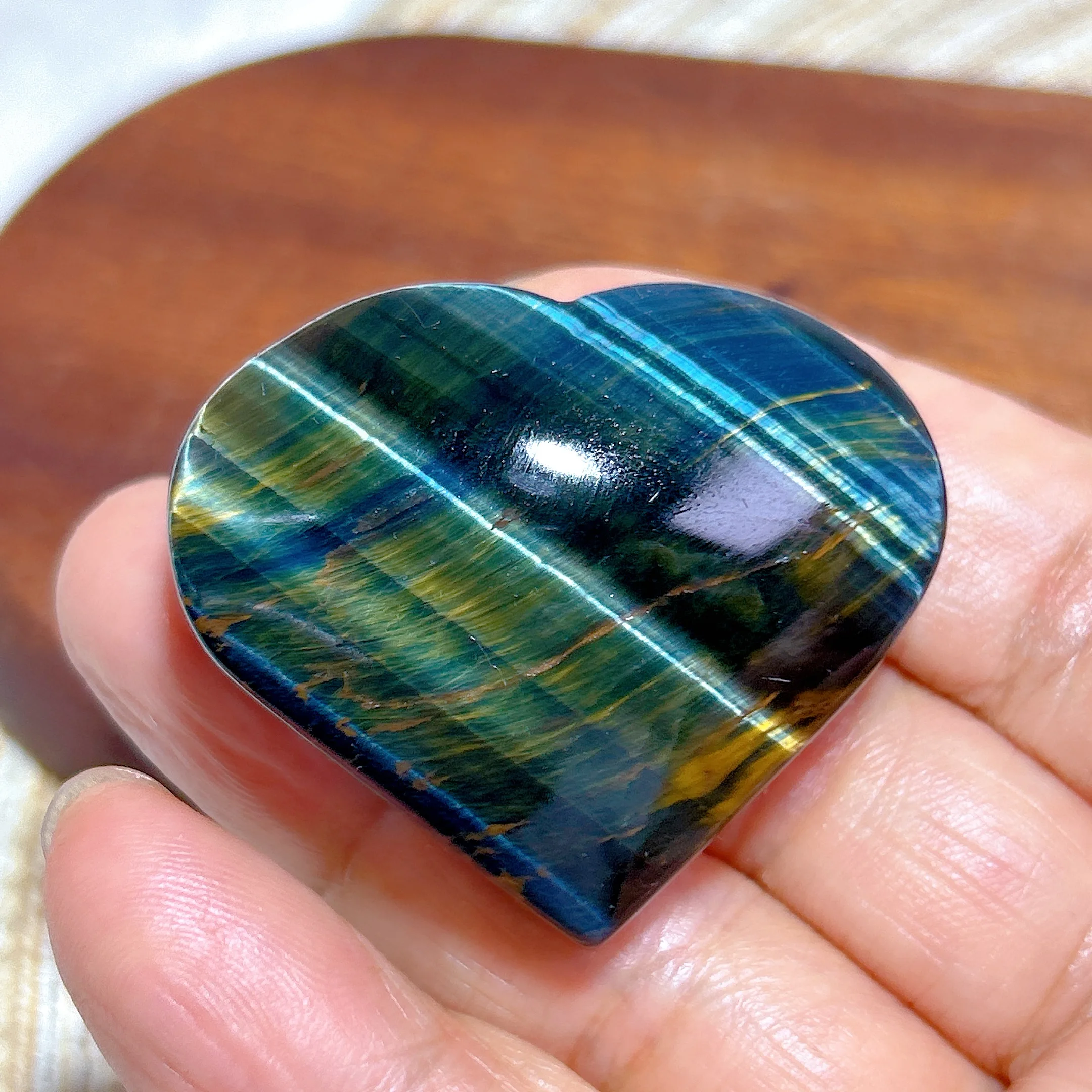 Healing Natural Crystal Blue Yellow Flashy Tiger Eye Heart Polished Gemstone High Quality Reiki Ornament Home Decoration Gift