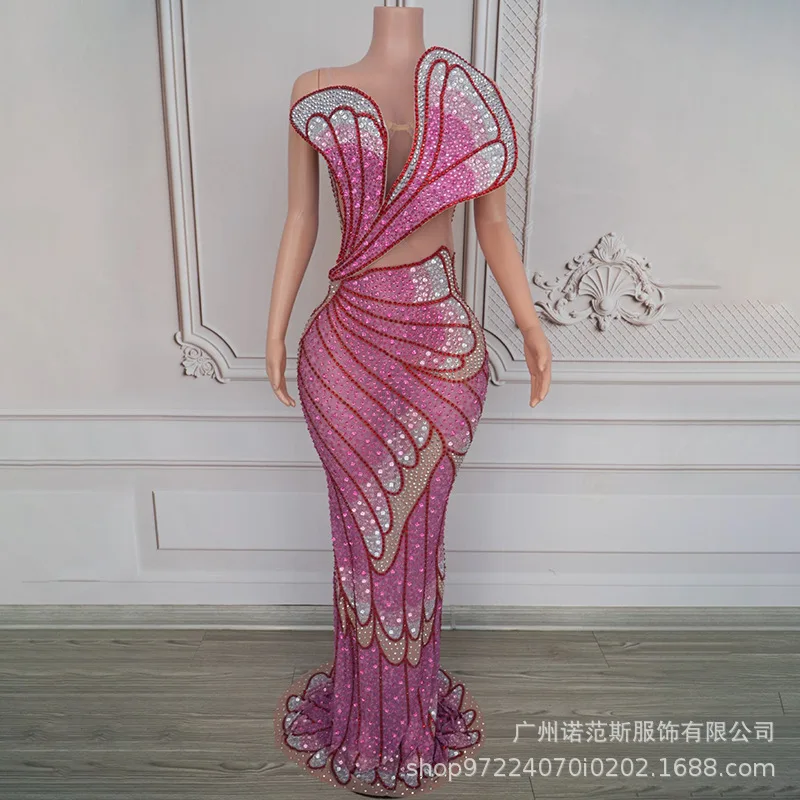 Sukienka bankietowa dla dorosłych, model na wybieg, modna odzież, rocznik 2025, wysoka jakość, różowo-czerwona, trójwymiarowa, z piórami i cekinami, krój rybka.