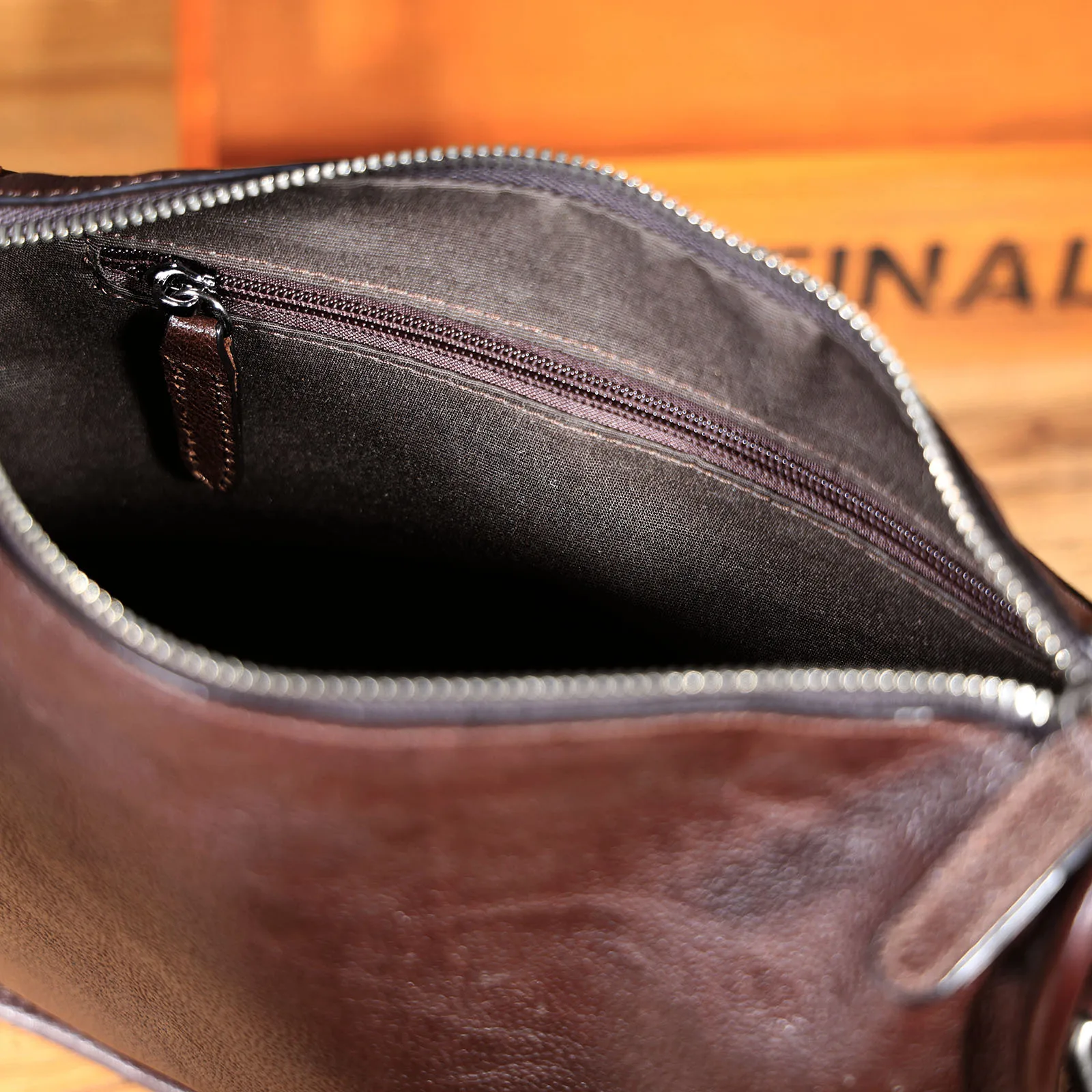 Echte Leder-Umhängetasche für Herren, Unisex, einfache Rindsledertasche, oberste Schicht pflanzlich gegerbtes Leder, modisch und lässig – Detail 14