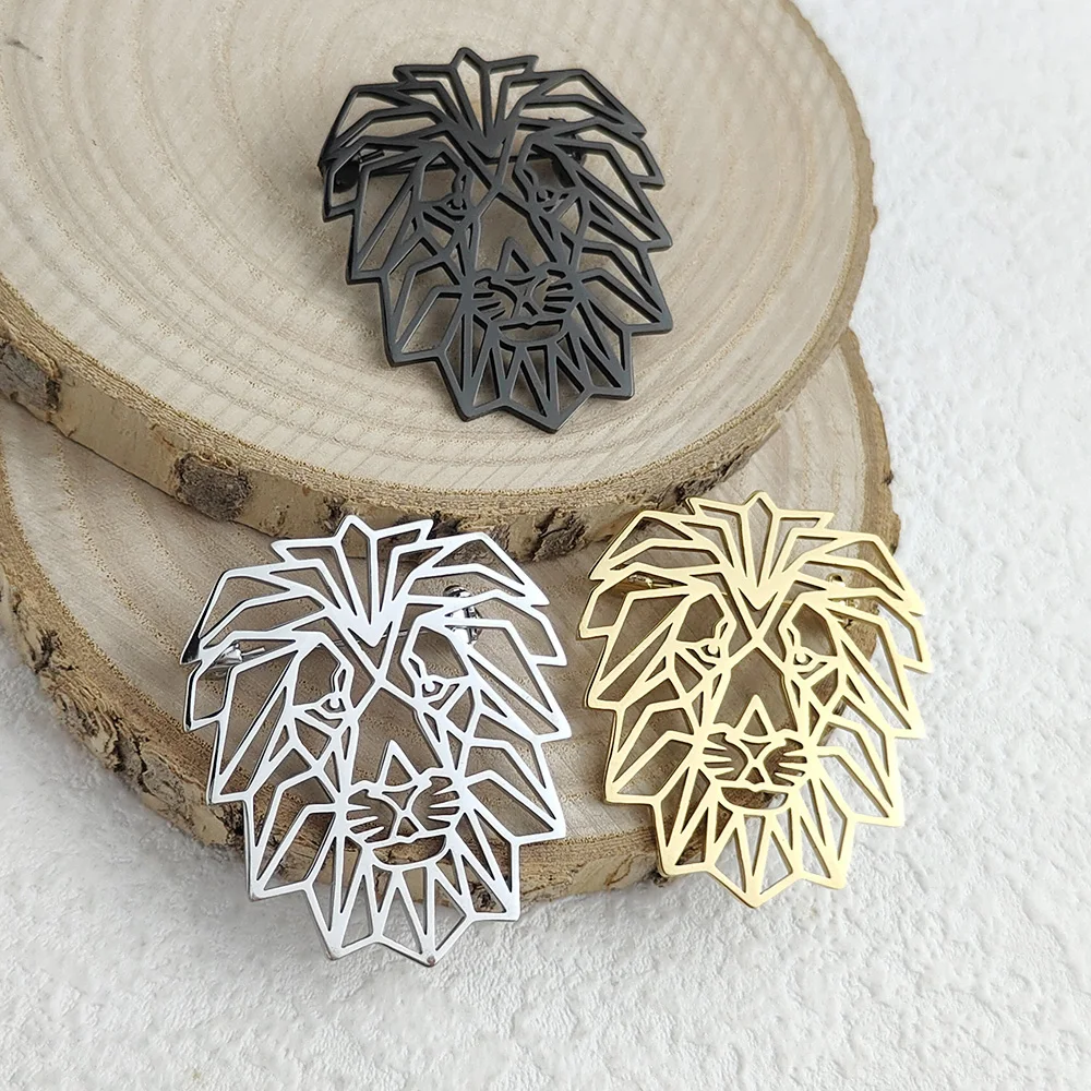 Trendy and fashionable lion head hollow design stainless steel brooch, retro niche pin, high-end sense, simple and atmospheric