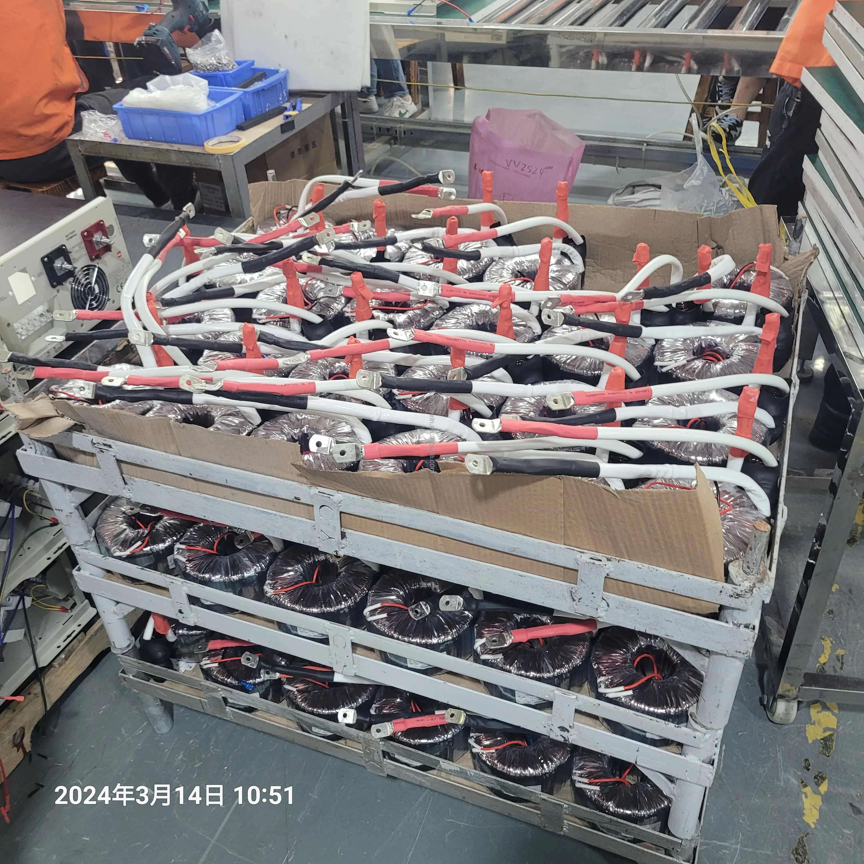 120V/240V three-phase hybrid solar grid-connected inverter 10Kw/15Kw charging controller split-phase low-frequency inverter