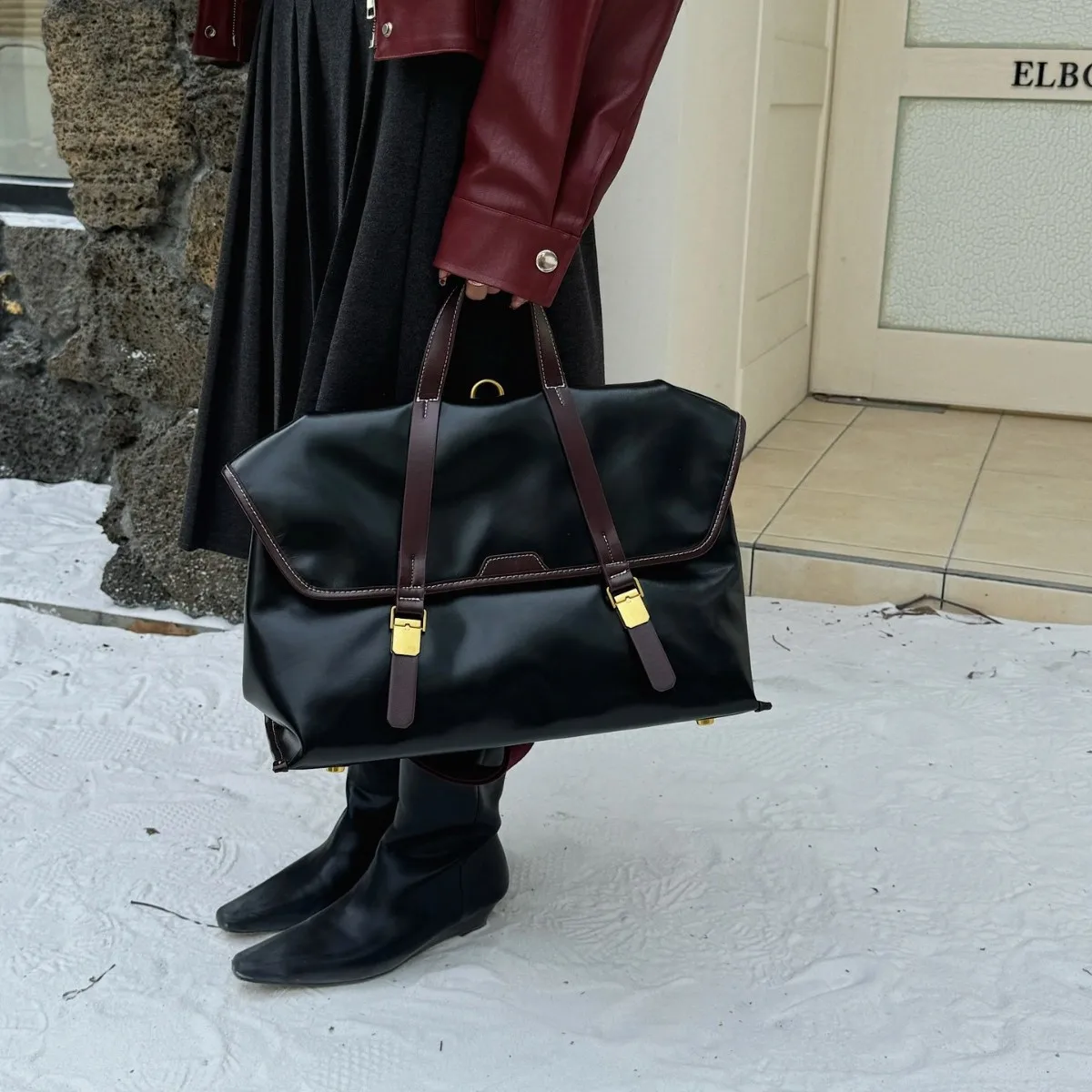 

2025 New Casual Versatile Briefcase Gender-free Retro Suede Messenger Backpack Leather