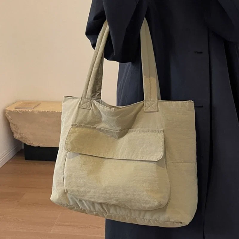 New High Quality Tote Bag Large Capacity Simple Versatile Zipper Shoulder Bag Vintage Casual Nylon Material Commuter Bag