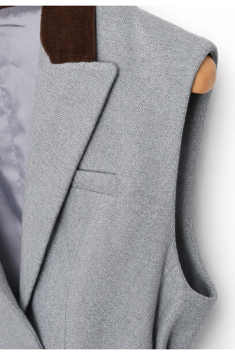 KX7523378 Luxuriöse Damenweste aus Wollmischung mit Taschen, elegante, minimalistische, ärmellose Jacke – Detail 12