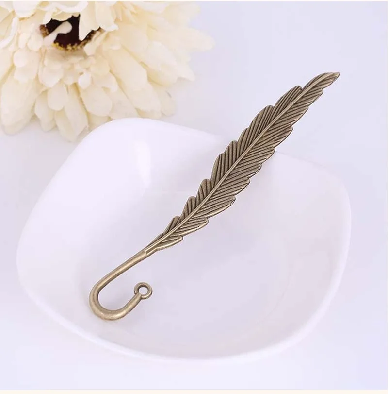 1 Pcs Retro Bookmark Creative Feather Shape Metal Book Mark Page for Reading DIY Gifts Stationery Papelería Y Oficina Bonita