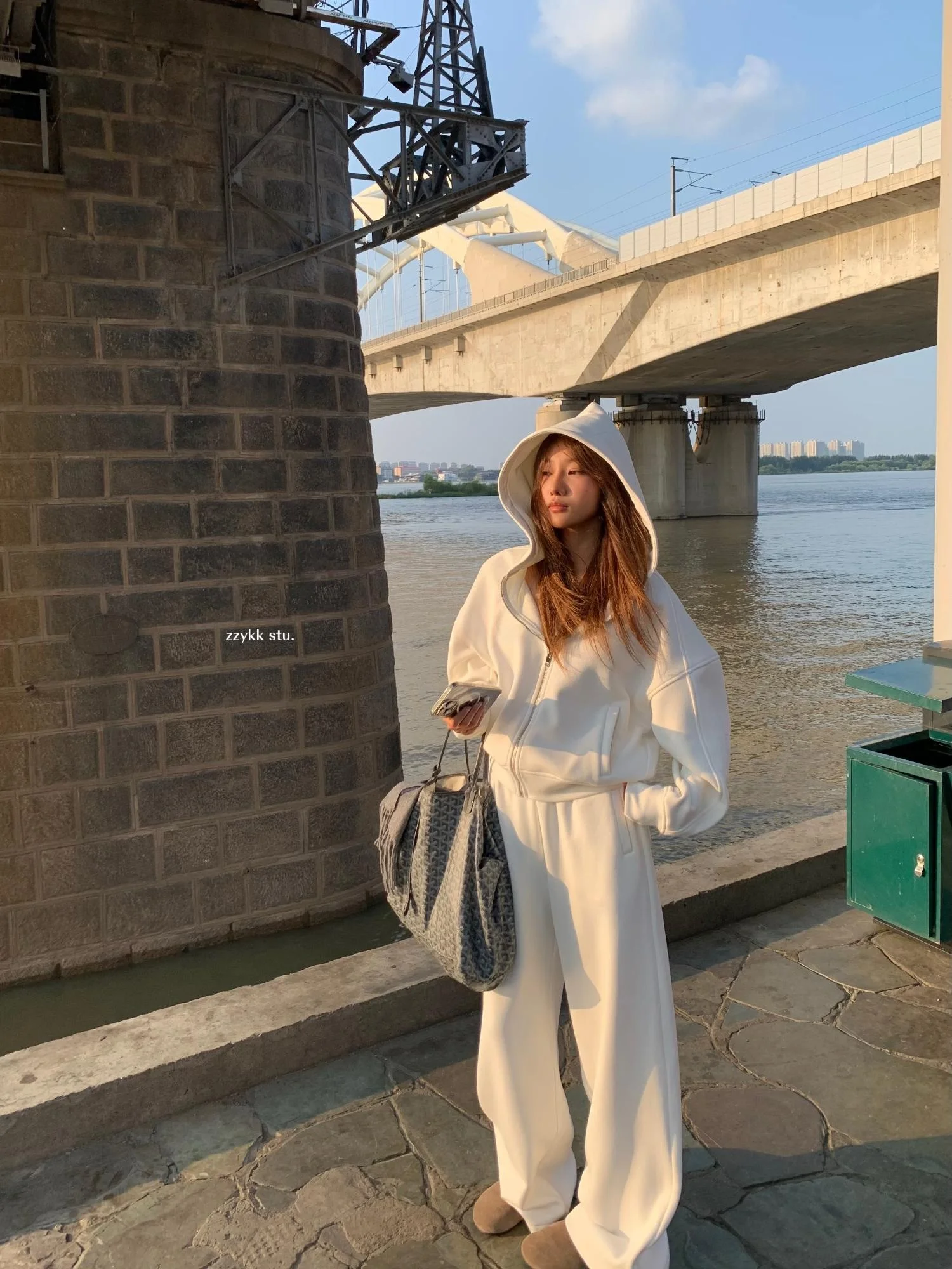 

Zzykk Lazy Girl Faion Qui Learn Повседневные брюки с капюшоном Thi Широкие брюки Женский осенне-зимний комплект из двух предметов