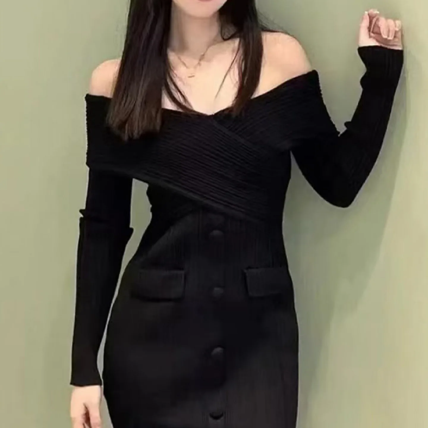 Dopasowana dzianina wyszczuplająca z odkrytym ramieniem, klasyczny krój, wysoki stan, model bodycon, idealna na jesień i zimę, nowość.