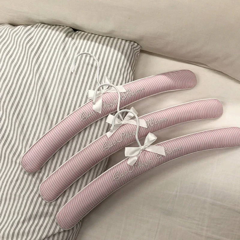 Clothes Hanger Adult Style39cm Satin Sponge Embroidery Flower Simple French Pastoral Style Hotel Clothing Store Wardrobe Storage